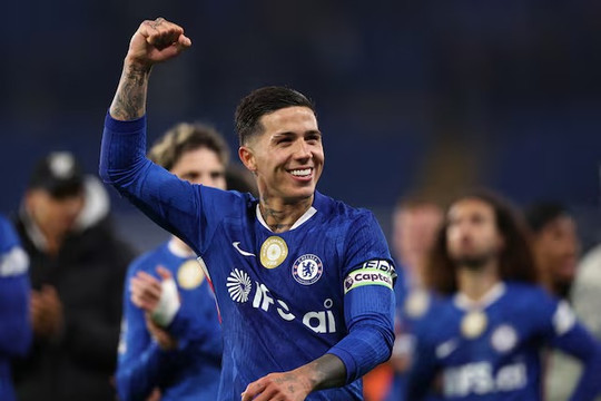 Enzo Fernandez gây sốc: Rời Chelsea, gia nhập Man City với giá 125 triệu bảng