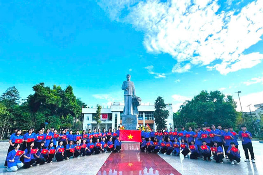 Hành trình từ Pác Bó - Tân Trào và Ba Đình lịch sử