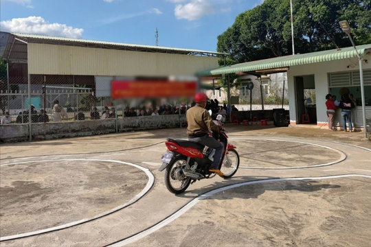 Cấp giấy phép lái xe miễn phí ở hải đảo - chính sách vì nhân dân