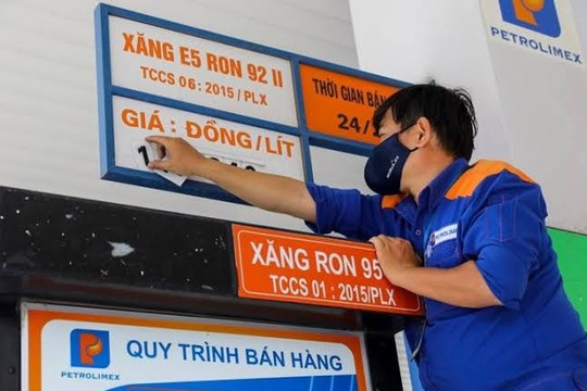 Giá xăng tăng mạnh