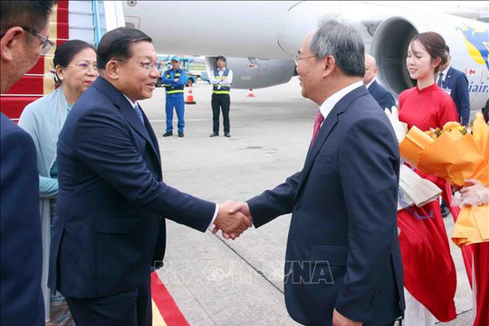 Tổng thống Myanmar và Phu nhân đến Hà Nội, bắt đầu thăm chính thức Việt Nam