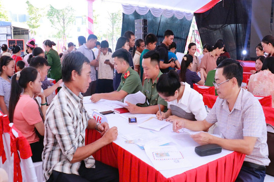 Háo hức ngày nhập học tại Trường Văn hóa Công an nhân dân VI