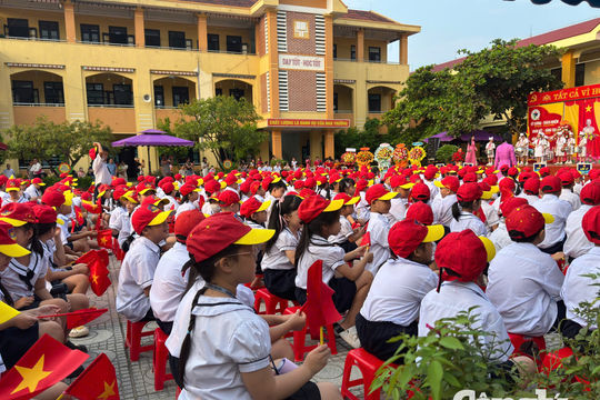 Hơn 427.000 học sinh Quảng Trị bước vào năm học mới