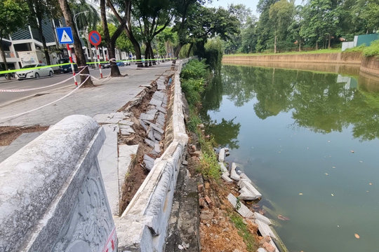 Hà Nội: Một đoạn tường hào bao ngoài Thành cổ Sơn Tây bị sạt, đổ