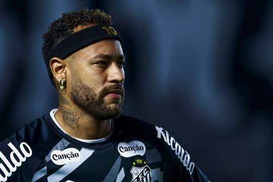 Neymar chê mặt sân tệ, Palmeiras lập tức đáp trả đầy mỉa mai