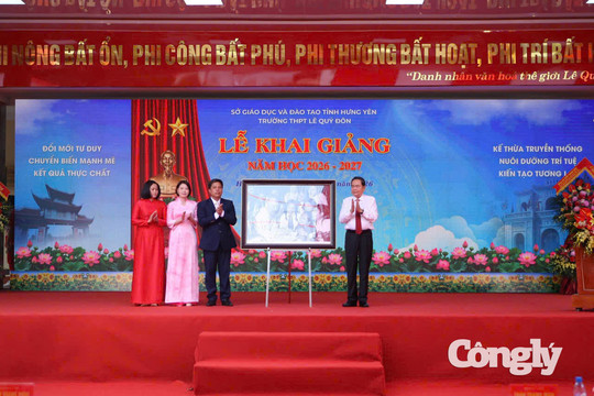 Chủ tịch Quốc hội dự Lễ khai giảng tại Trường THPT Lê Quý Đôn, Hưng Yên