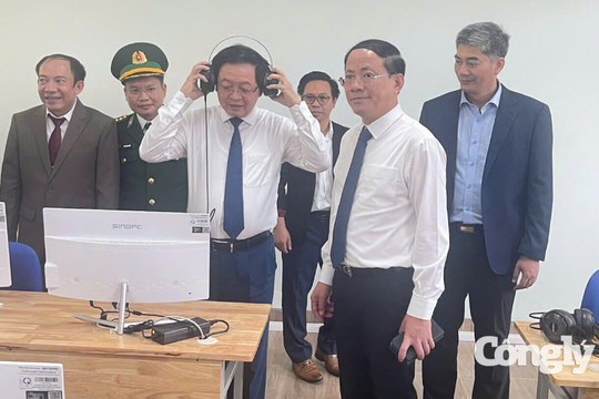 Phó Thủ tướng Hồ Quốc Dũng: Xúc động khi nhìn thấy ánh mắt, nụ cười, sự hạnh phúc của học sinh, giáo viên, phụ huynh