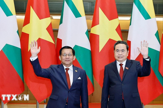 Chủ tịch Quốc hội Trần Thanh Mẫn hội kiến Tổng thống Myanmar