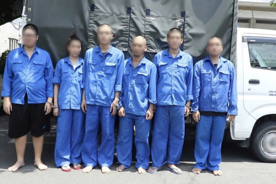 Khởi tố nhóm đối tượng dựng hồ sơ giả, “qua mặt” ngân hàng làm “xe ngân”