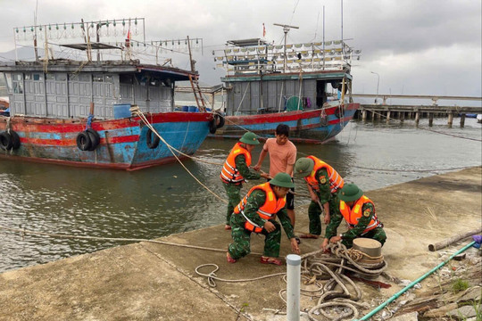 Huế cảnh báo mưa lớn, dông lốc