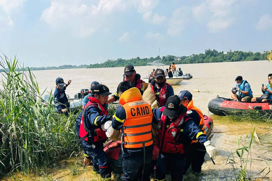 Tìm thấy thi thể người phụ nữ nhảy cầu Nguyệt Viên