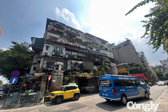 Cận cảnh khu chung cư cũ tại số 23 Hàng Tre chờ ngày cải tạo