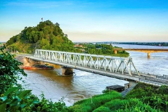 Cứu sống người đàn ông nhảy cầu Hàm Rồng