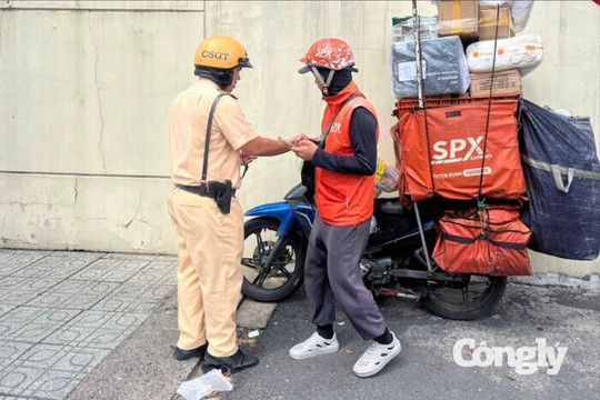 Siết xe chở hàng, ngăn hiểm họa trên đường phố