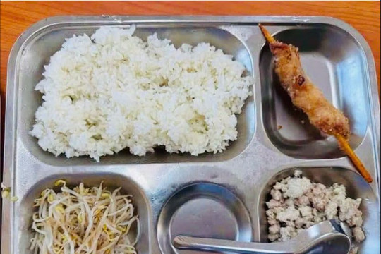 Hà Nội yêu cầu làm rõ phản ánh về bữa ăn bán trú không đảm bảo chất lượng
