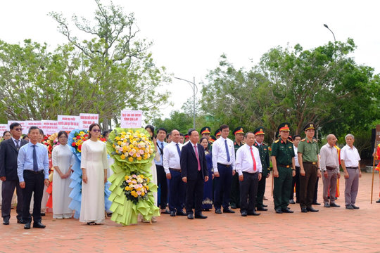 Gia Lai tưởng niệm 234 năm ngày mất của Hoàng đế Quang Trung - Nguyễn Huệ