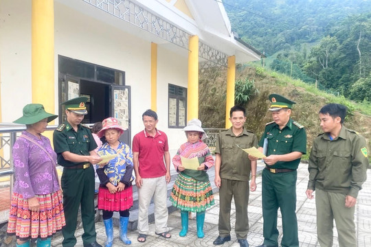 Học tiếng đồng bào để bám bản, nghe dân