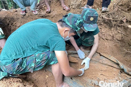 Phát hiện hài cốt liệt sĩ cùng nhiều di vật