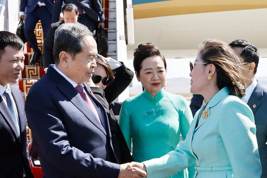 Chủ tịch Quốc hội Trần Thanh Mẫn và Phu nhân bắt đầu thăm chính thức Mông Cổ