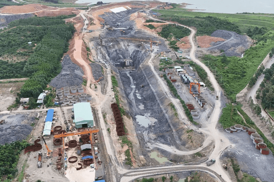 Hai dự án điện phía Nam tăng tốc thi công