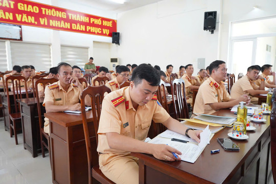 100% CSGT TP Huế được tập huấn nghiệp vụ