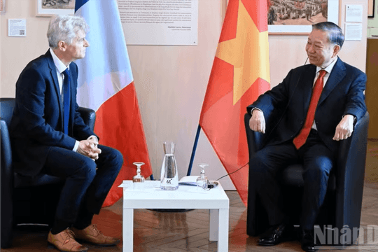 Tổng Bí thư, Chủ tịch nước Tô Lâm gặp Bí thư toàn quốc Đảng Cộng sản Pháp Fabien Roussel