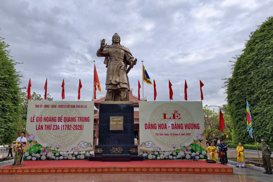 Linh thiêng lễ giỗ Hoàng đế Quang Trung - Nguyễn Huệ lần thứ 234