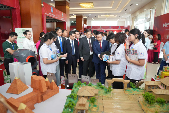 Đại học Thái Nguyên mang làn gió mới cho giáo dục Cao Bằng