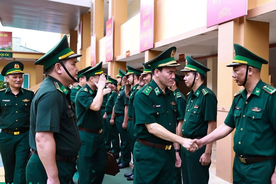 Tư lệnh Bộ đội Biên phòng kiểm tra, chỉ đạo nhiệm vụ tại thành phố Quảng Ninh