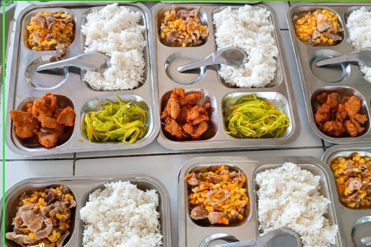Xử lý nghiêm đơn vị cung cấp suất ăn không đạt yêu cầu