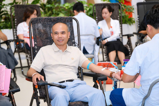 Gần 800 đơn vị máu ngày hội sẻ chia “Giọt thương”