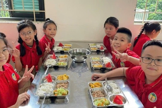 Thủ tướng yêu cầu kiểm soát chặt đơn vị cung cấp suất ăn cho trường học