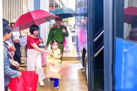 Sau nhiều ngày vận động, 139 học sinh vẫn chưa đến lớp
