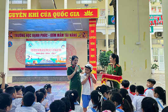 Gần 3.000 học sinh, giáo viên được tuyên truyền về ATGT, PCCC và an ninh mạng