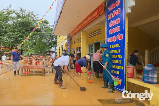 Quảng Trị: Hàng chục trường cho học sinh nghỉ học sau mưa lũ