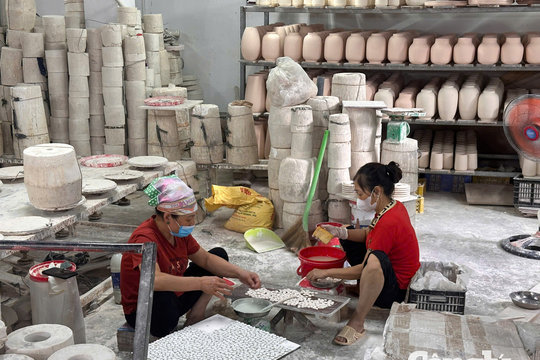 Bát Tràng: Nơi hơi thở làng nghề hòa cùng nhịp sống đương đại