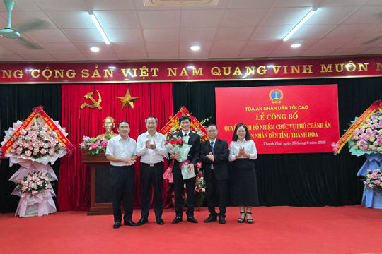 Trao Quyết định bổ nhiệm Phó Chánh án TAND tỉnh Thanh Hóa