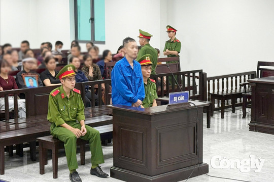 Tuyên án tù chung thân gã đàn ông đâm chết vợ cũ