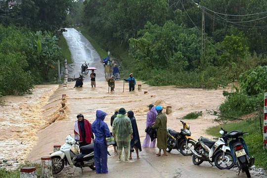 Thanh Hóa: Ngập nhiều nơi, chia cắt giao thông