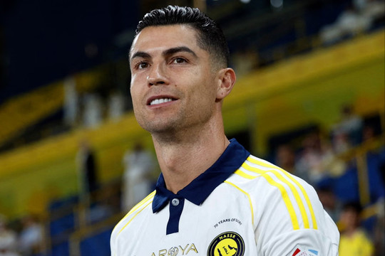 Cristiano Ronaldo tham gia đàm phán mua Al-Nassr