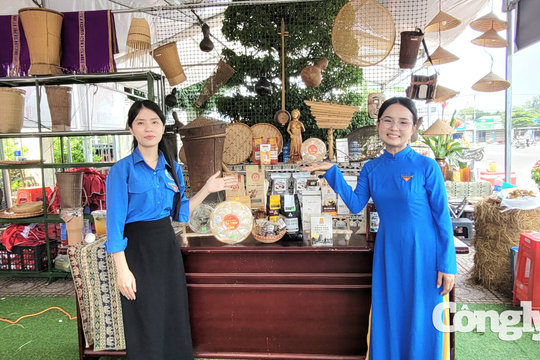 Đăk Hà đưa nông sản lên “sàn” livestream và chuyển đổi số