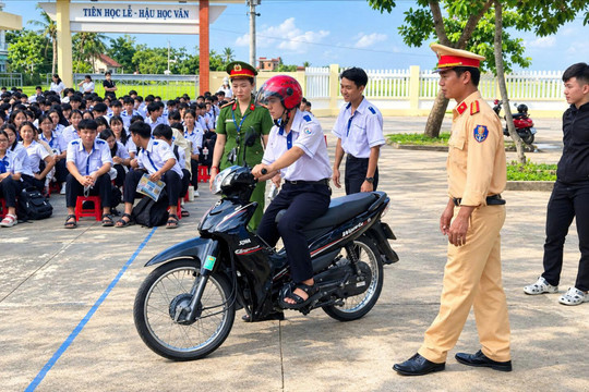 Đắk Lắk trang bị kỹ năng lái xe an toàn cho học sinh