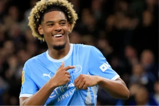 Ngôi sao trẻ 17 tuổi Floyd Samba lập cú đúp trong ngày ra mắt, Man City thắng Norwich 5-0