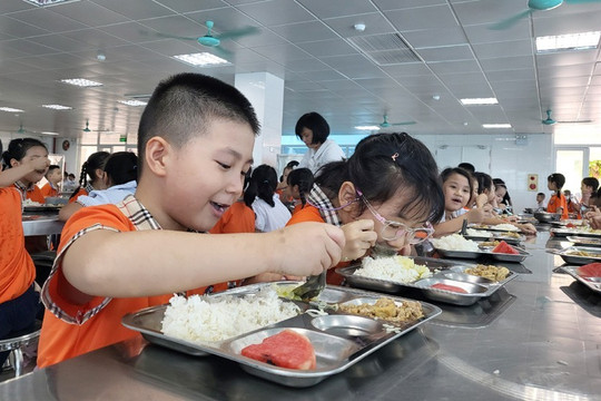Rà soát toàn bộ phương án tổ chức bữa ăn bán trú