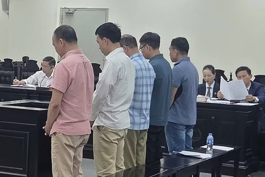 Hai thuyền trưởng tham ô tiền tỷ từ việc bán dầu