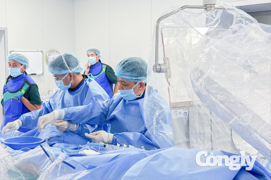 Xuyên đêm cứu sống 2 bệnh nhân nhồi máu cơ tim