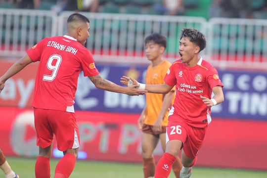 ĐT Việt Nam tăng cường mũi khoan Ngô Đăng Khoa