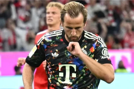 Harry Kane lập kỷ lục lịch sử với 100 bàn thắng tại Bundesliga chỉ sau 98 trận