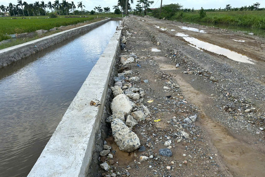 Câu hỏi về chất lượng tại Dự án nâng cấp đường trục thôn Nam Chính (Ứng Hòa - Hà Nội)