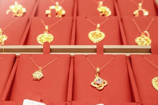 Giá vàng trưa ngày 20/9: Thị trường đi ngang phiên cuối tuần